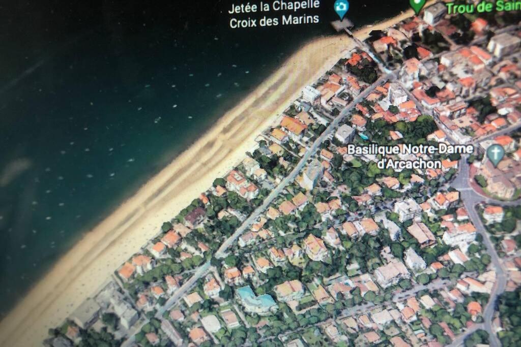 ארסשון Appart Sur La Plage Pied Dans L Eau Avec Terrasse Jardin Vue Sur Le Bassin Depuis La Terrasse , Parking מראה חיצוני תמונה