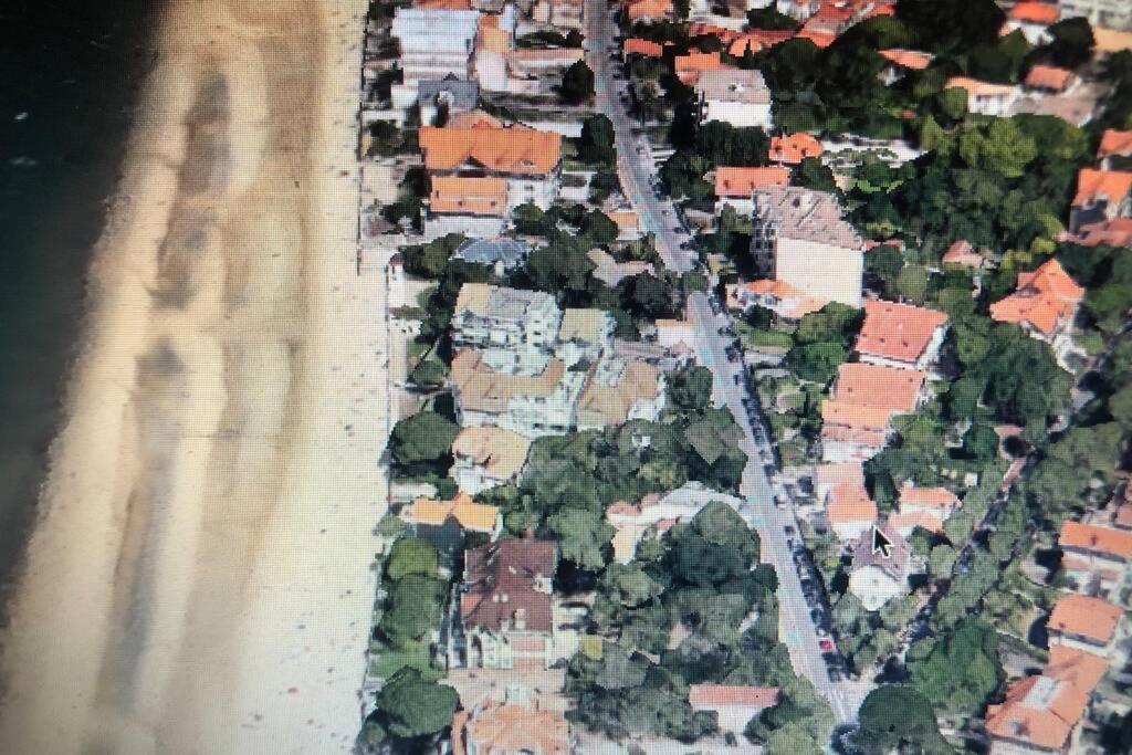 ארסשון Appart Sur La Plage Pied Dans L Eau Avec Terrasse Jardin Vue Sur Le Bassin Depuis La Terrasse , Parking מראה חיצוני תמונה