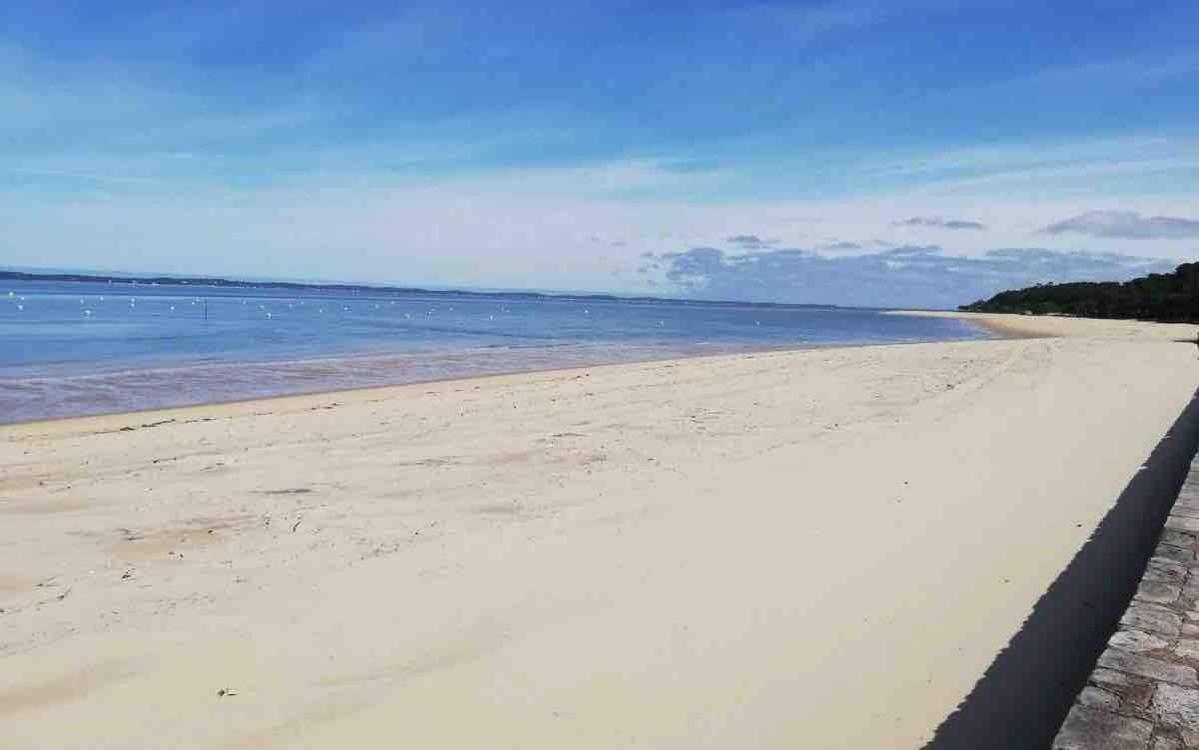 ארסשון Appart Sur La Plage Pied Dans L Eau Avec Terrasse Jardin Vue Sur Le Bassin Depuis La Terrasse , Parking מראה חיצוני תמונה