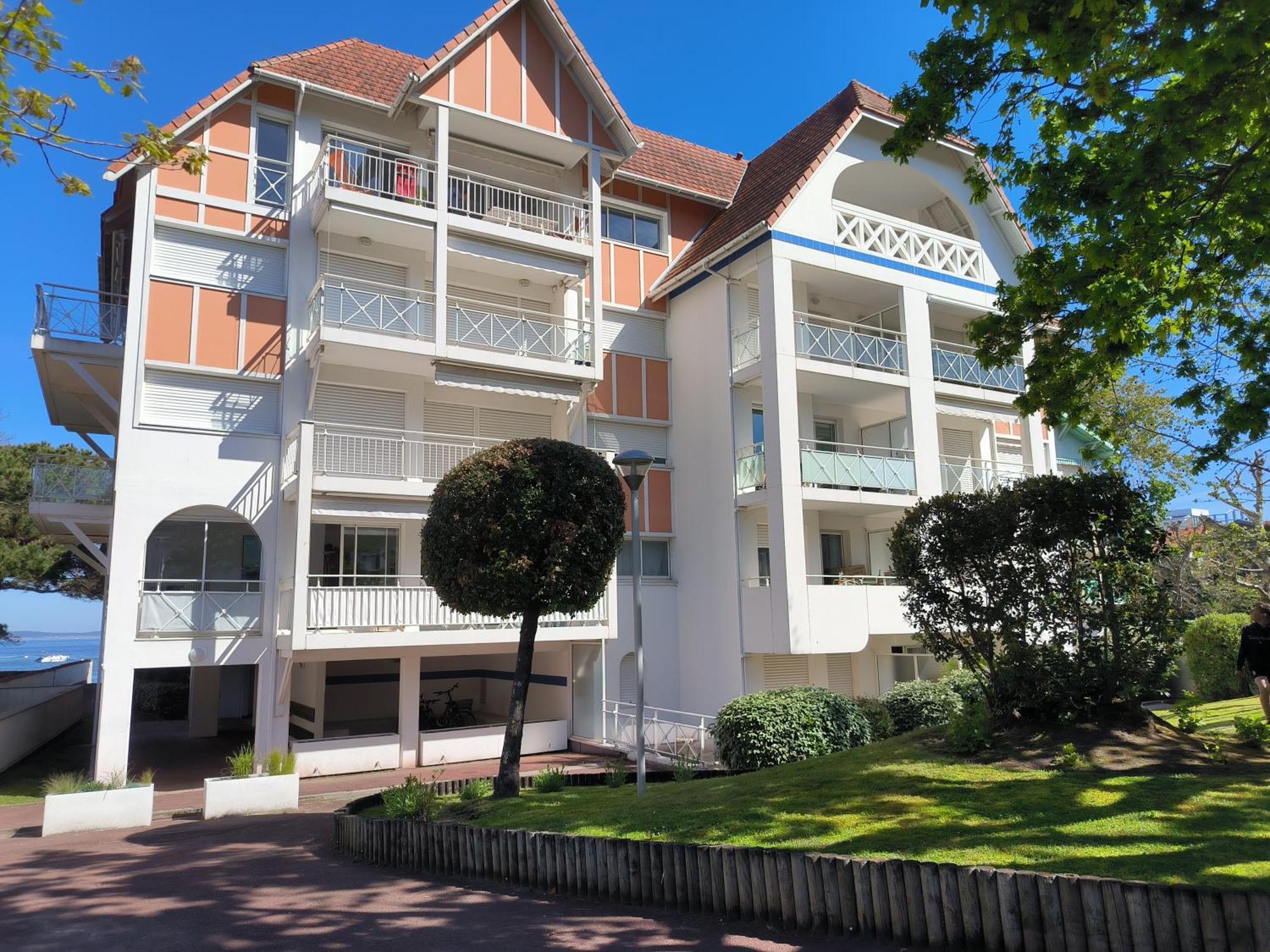 ארסשון Appart Sur La Plage Pied Dans L Eau Avec Terrasse Jardin Vue Sur Le Bassin Depuis La Terrasse , Parking מראה חיצוני תמונה